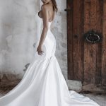 Minimalist Silhouette Wedding Dress