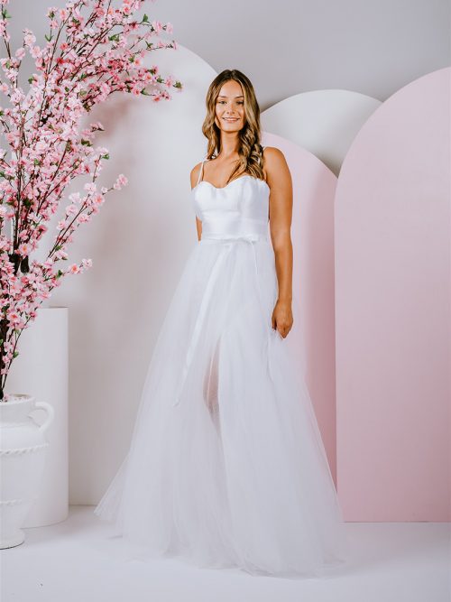 G288 Gorgeous A-line silhouette with a sweet bow at the waist and tulle skirt