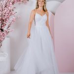 G301L LINED Delicately placed floral lace, with tulle skirt