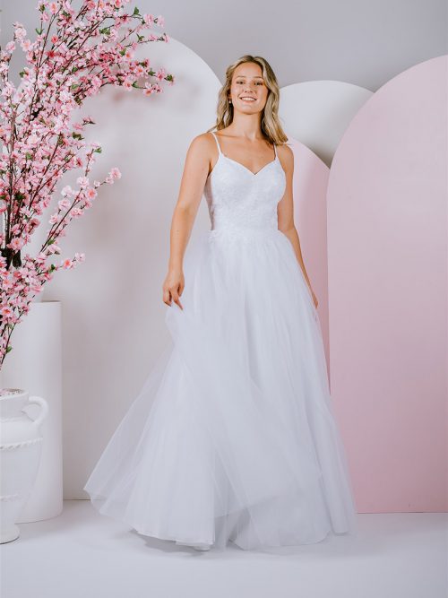 G301L LINED Delicately placed floral lace, with tulle skirt