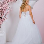 G305 Sweetheart neckline with exposed boning as the feature and tulle ballgown