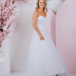 G305 Sweetheart neckline with exposed boning as the feature and tulle ballgown